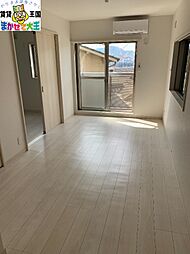 〜 ザ・ギャラリー NAGASAKI TERRACE III 〜 1階1LDKのリビング/ダイニング