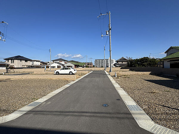 前面道路を含む現地写真
