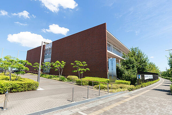 貝塚市立東山小学校