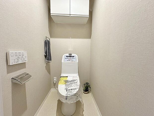 新品交換の温水洗浄便座付トイレ