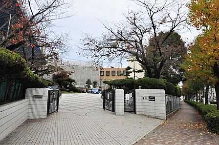 西山小学校