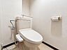 浴室：温水洗浄便座付きのトイレです。タンク上部に手洗い付きで便利です