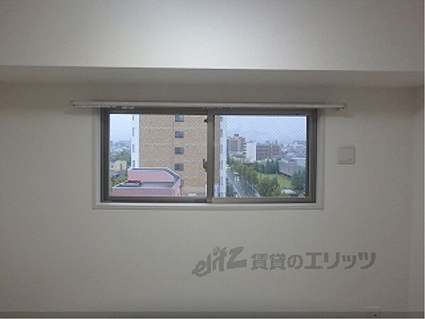 画像13:洋室小窓