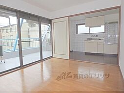 ロイヤルテラス佳欧留 401 4階1Kのリビング/ダイニング