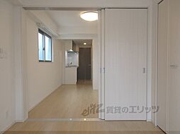 JR東海道・山陽本線 西大路駅 徒歩12分の賃貸マンション 5階1DKのリビング/ダイニング