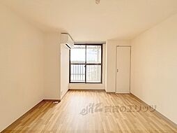 ヴィラ六基 3階1Kのリビング/ダイニング