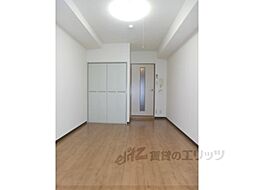 京福電気鉄道北野線 北野白梅町駅 バス5分 千本今出川下車 徒歩3分の賃貸マンション 1階1Kのリビング/ダイニング