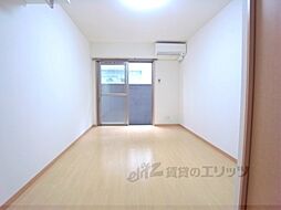 フラッティ今出川天神 1階1Kのリビング/ダイニング