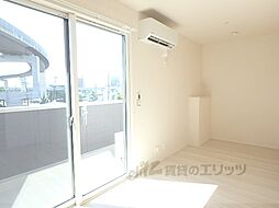 近鉄京都線 上鳥羽口駅 徒歩5分の賃貸アパート 3階1Kのリビング/ダイニング