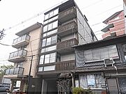 二条城前駅より徒歩1分 3階 築32年10ヶ月の賃貸物件