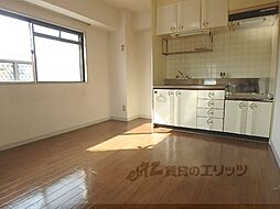 グランディール大津 5階2DKのリビング/ダイニング