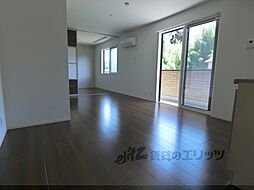 京阪石山坂本線 唐橋前駅 徒歩13分の賃貸アパート 3階1LDKのリビング/ダイニング