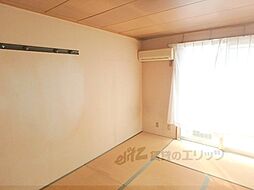 近鉄京都線 伏見駅 徒歩3分の賃貸アパート 2階1Kのリビング/ダイニング