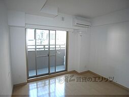 京都市営烏丸線 五条駅 徒歩4分の賃貸マンション 1階1Kのリビング/ダイニング