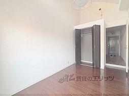 JR奈良線 六地蔵駅 徒歩11分の賃貸マンション 4階1Kのリビング/ダイニング