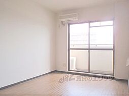 京都市営烏丸線 くいな橋駅 徒歩2分の賃貸マンション 3階1Kのリビング/ダイニング