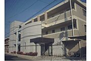 向日町駅より徒歩22分 築19年11ヶ月 3階建の賃貸物件
