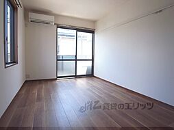 メリーデエース 205 2階1Kのリビング/ダイニング