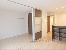 近鉄京都線 伊勢田駅 徒歩11分の賃貸アパート 1階1LDKのリビング/ダイニング