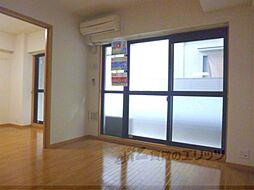 JR奈良線 六地蔵駅 徒歩24分の賃貸マンション 2階2LDKのリビング/ダイニング