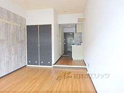 近鉄京都線 伊勢田駅 徒歩5分の賃貸マンション 1階1Kのリビング/ダイニング