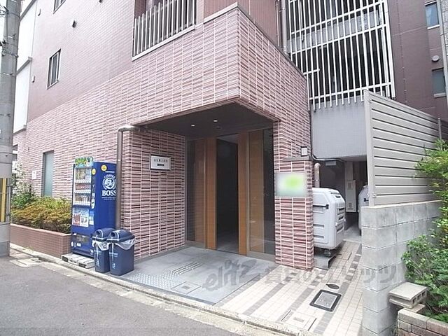 16 / 35