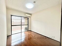 JR山陰本線 二条駅 徒歩8分の賃貸マンション 4階1Kのリビング/ダイニング