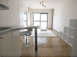 グランドールワタナベI 3階1DKのリビング/ダイニング