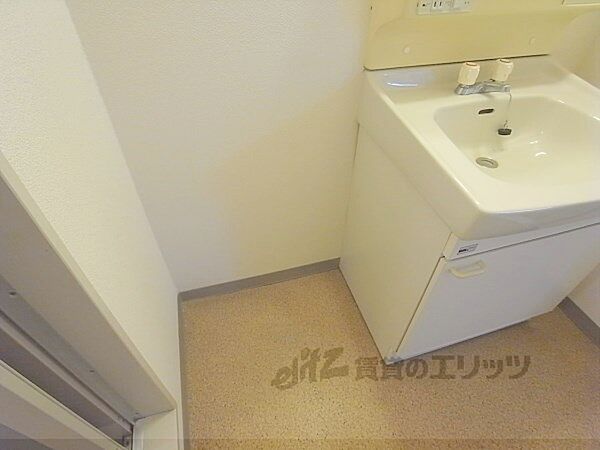 画像20:洗濯機置場