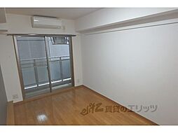 京都市営烏丸線 丸太町駅 徒歩4分の賃貸マンション 1階1Kのリビング/ダイニング