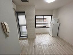 エイブル創久二人司 202 2階1Kのリビング/ダイニング