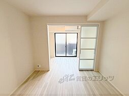 JR山陰本線 花園駅 徒歩2分の賃貸マンション 4階1DKのリビング/ダイニング