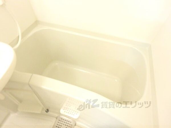 画像8:ゆったりとした浴槽です