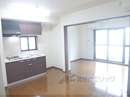 イスターナイマイ鴨川西 302 3階1DKのリビング/ダイニング