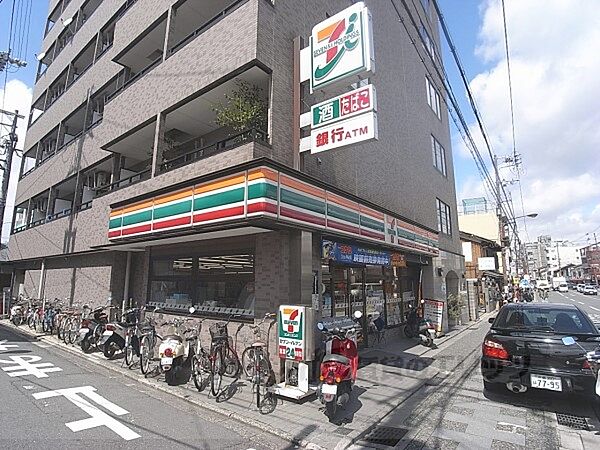 画像21:セブンイレブン　東山安井店まで40メートル