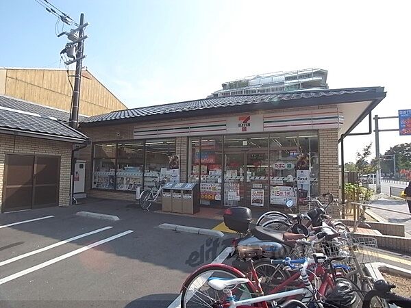 画像22:セブンイレブン　京都神宮丸太町店まで650メートル