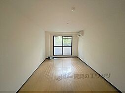 ロイヤルグランデ 102 1階1Kのリビング/ダイニング