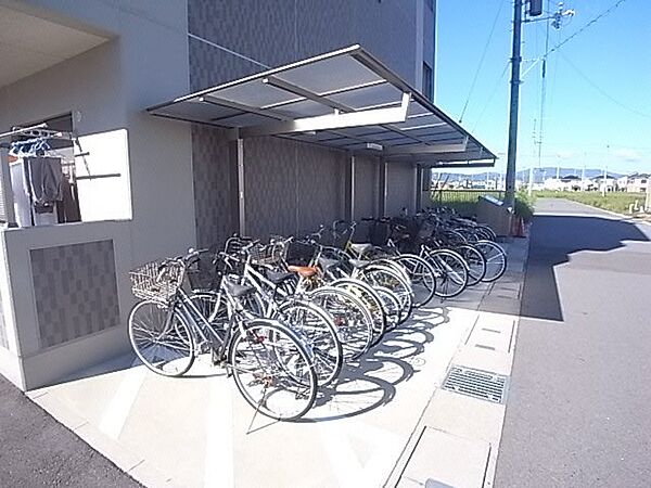 画像27:自転車置き場の駐輪場も敷地内にあって便利〜♪