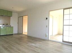 マウンテンビレッジ真木 A203 2階2LDKのリビング/ダイニング