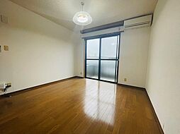 ジュンスティル 202 2階1Kのリビング/ダイニング