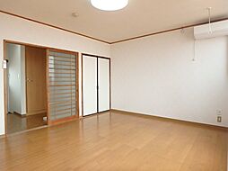 シャトー Ｆ 3階1Kのリビング/ダイニング