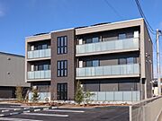 峰駅より徒歩6分 1階 築2年11ヶ月の賃貸物件