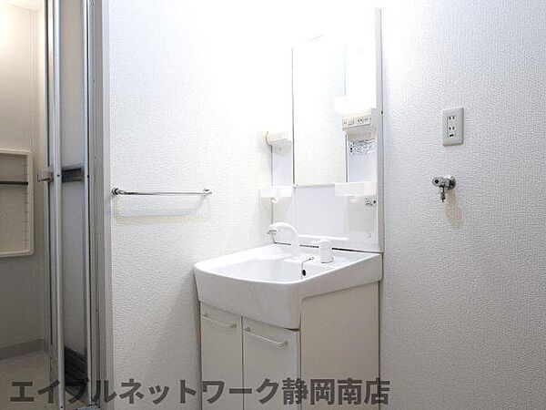 画像11:広い洗面スペース