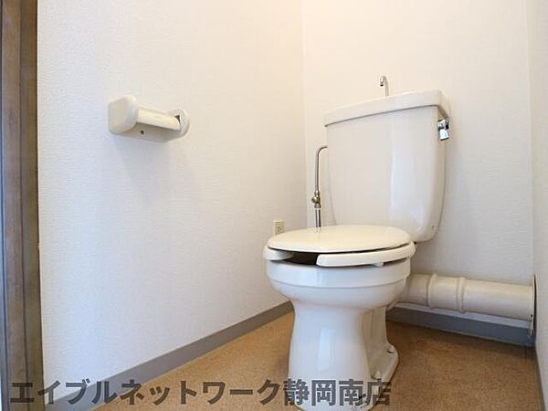 画像8:清潔感のあるトイレです