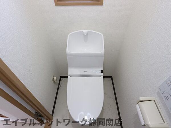 画像25:シンプルで使いやすいトイレです