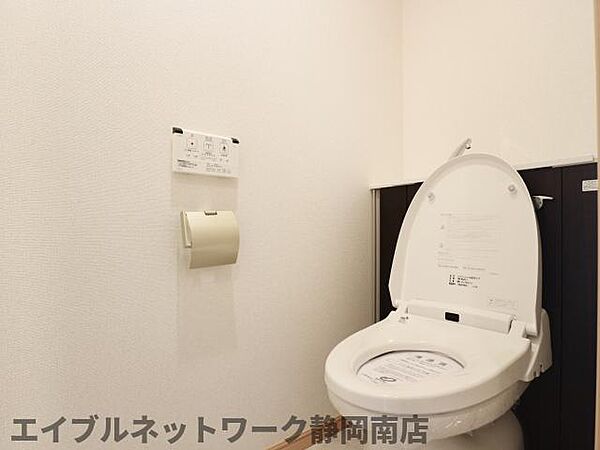 画像8:落ち着いたトイレです