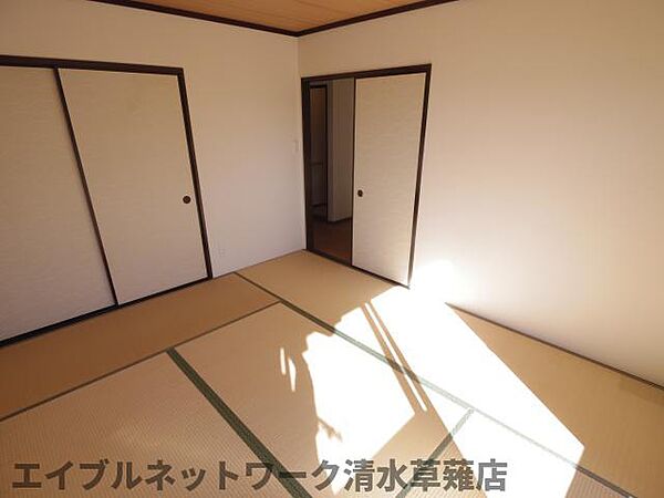 画像19:和室がひろがる居住スペース