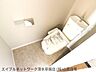 トイレ：落ち着いた色調のトイレです