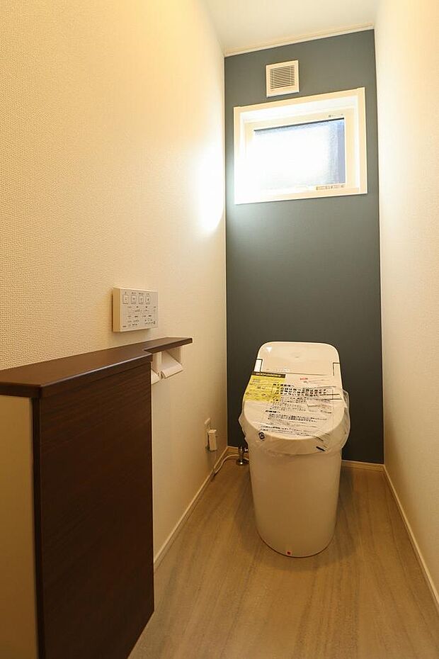 最新のタンクレストイレになります。