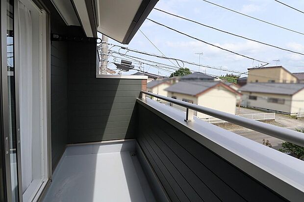 南向きの物件なので、陽当りは良好です。お洗濯物も気持ちよく乾きます。